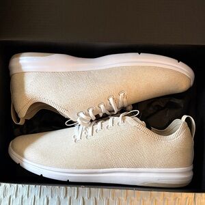 Travis Mathew Cream Knit Sneakers Sz 12